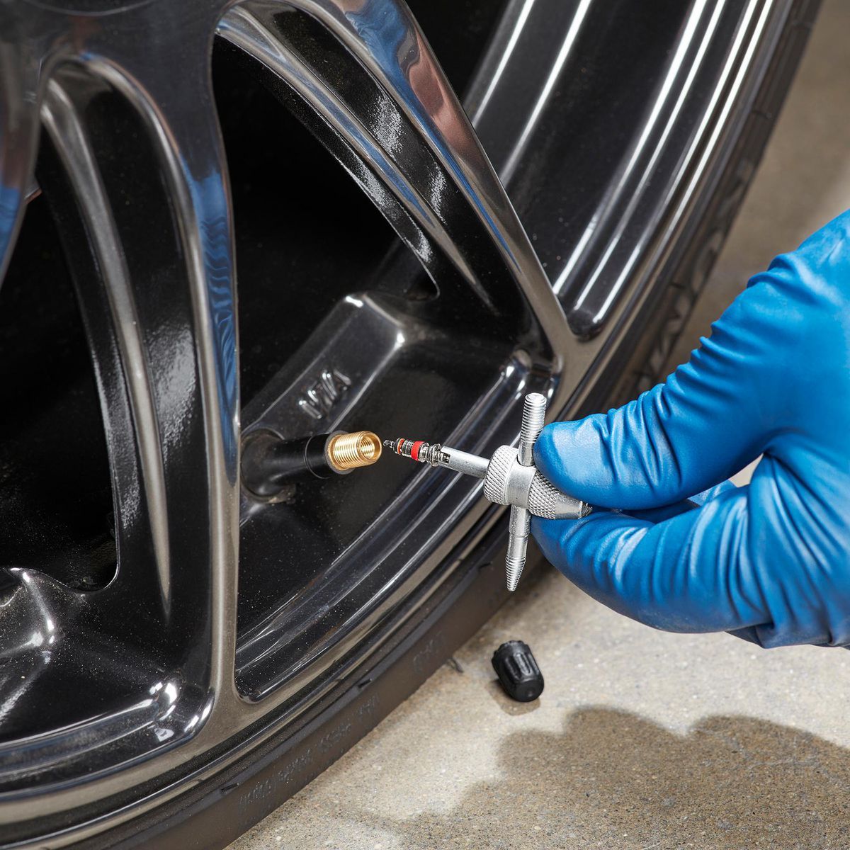 4-Way Valve Stem Core Tool Q6946